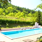 アパート Comfortable In Fabriano, 35 M² With Shared Pool ファブリアーノ