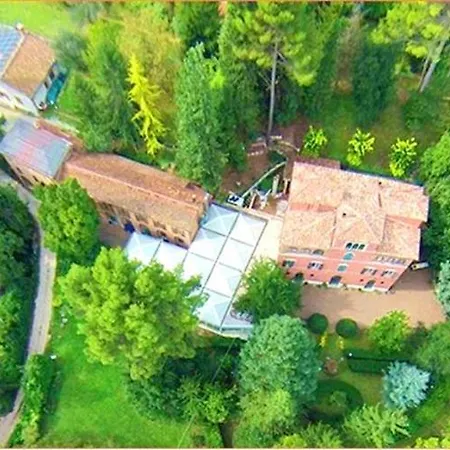 アパート Comfortable In Fabriano, 35 M² With Shared Pool ファブリアーノ