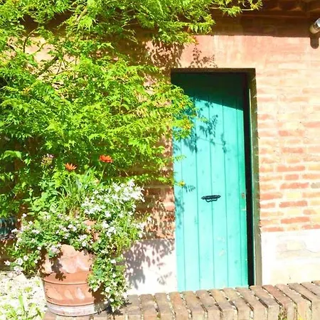 Comfortable In Fabriano, 35 M² With Shared Pool Appartement