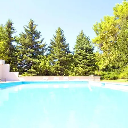 Comfortable In 35 M² With Shared Pool