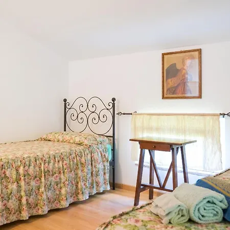 Comfortable In Fabriano, 35 M² With Shared Pool * ファブリアーノ